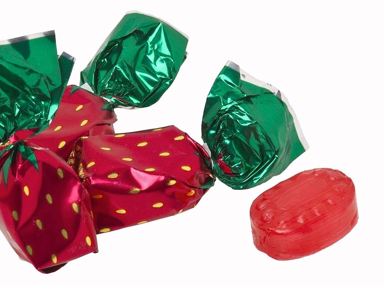 Sour gummy candy strips